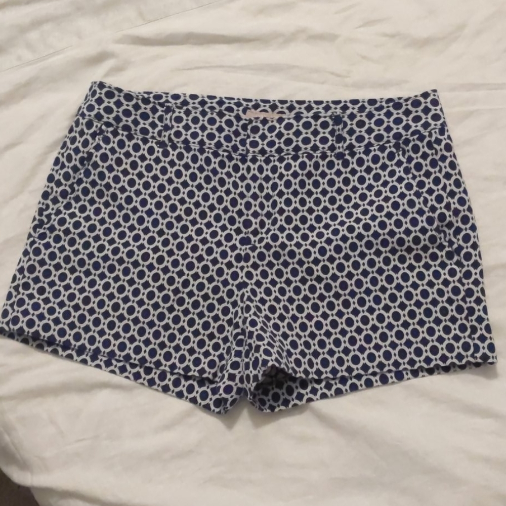 Banana Republic Fact. Blue & White Pattern Shorts